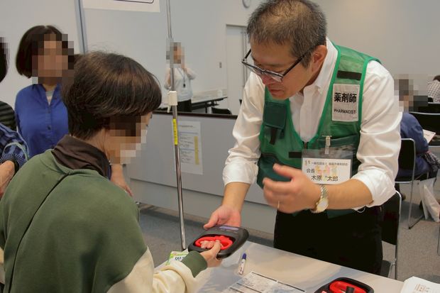 握力測定のようす